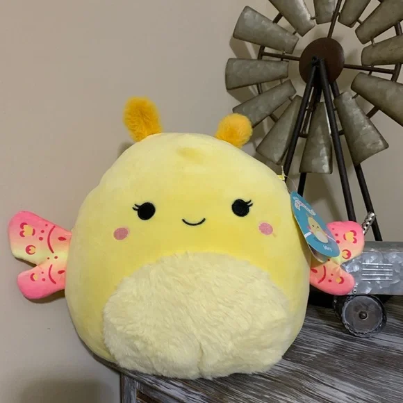 Your offer will be accepted! Brand New 💛🦋 Miry Squishmallow - Picture 3 of 8